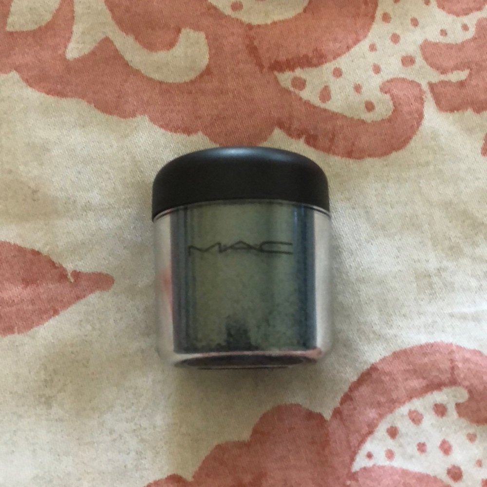 MAC pigment
